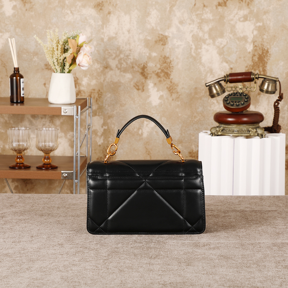 Ladies' handbag, 2026 season n - Interior Design Grid のレビューと価格