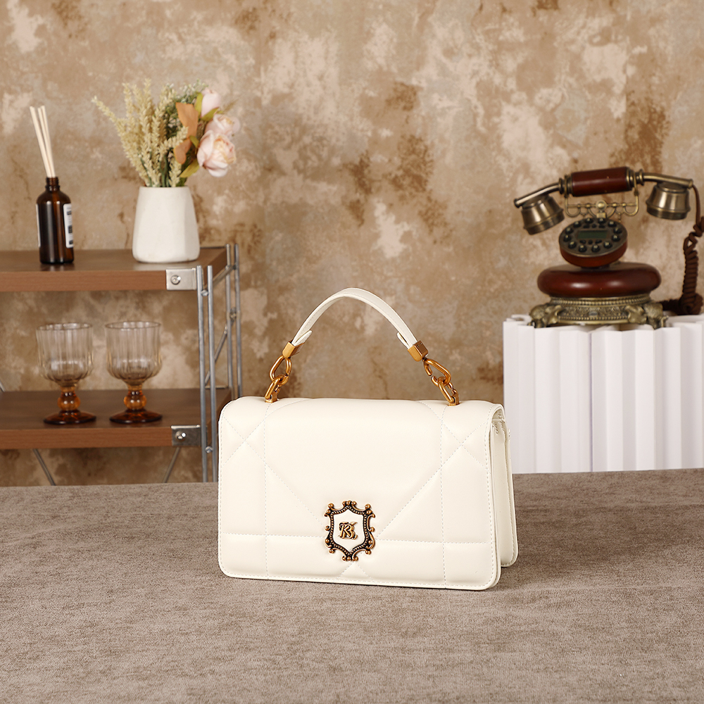 Ladies' handbag, 2026 season n - Interior Design Grid のレビューと価格