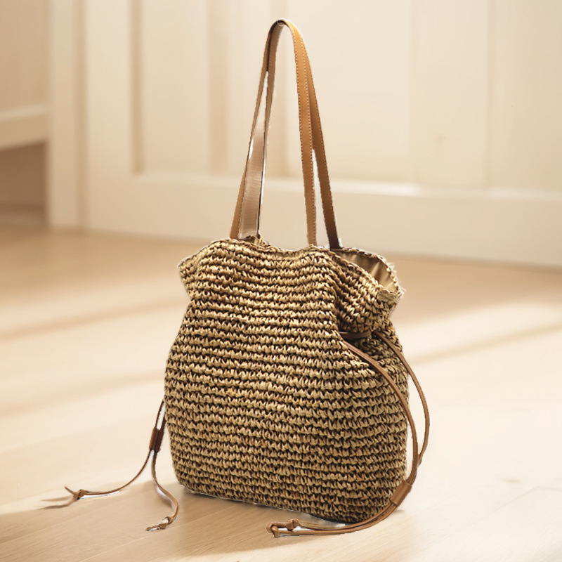 Fashion Female Luxury Designer - Interior Design Bali のレビューと価格