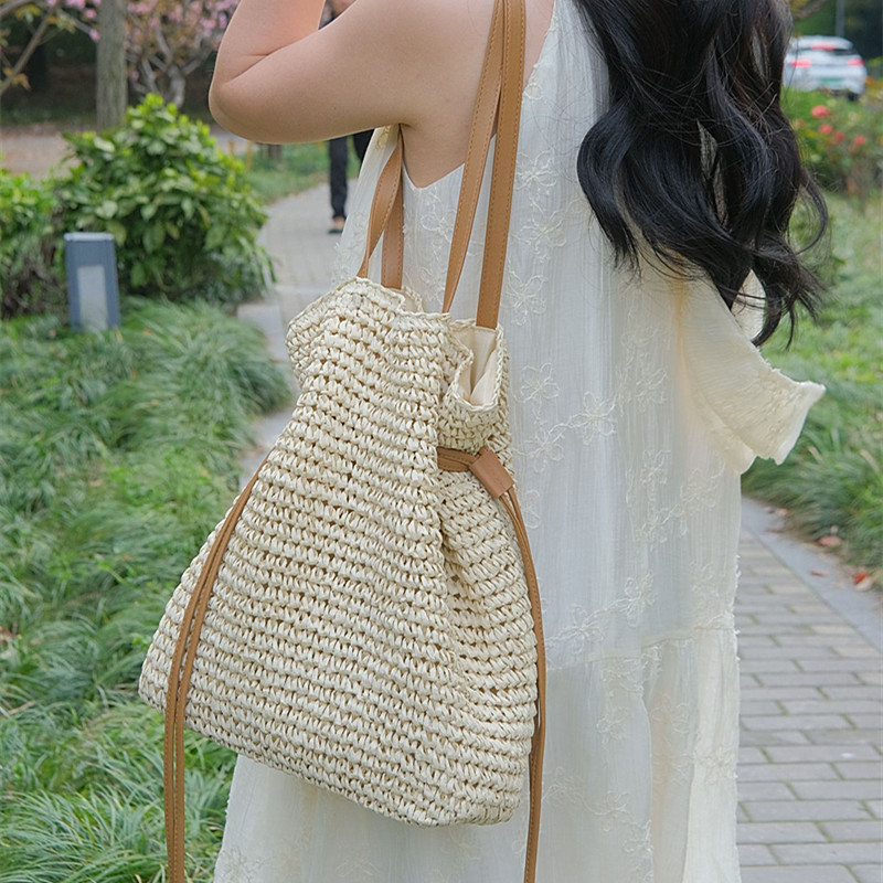 Fashion Female Luxury Designer - Interior Design Bali のレビューと価格