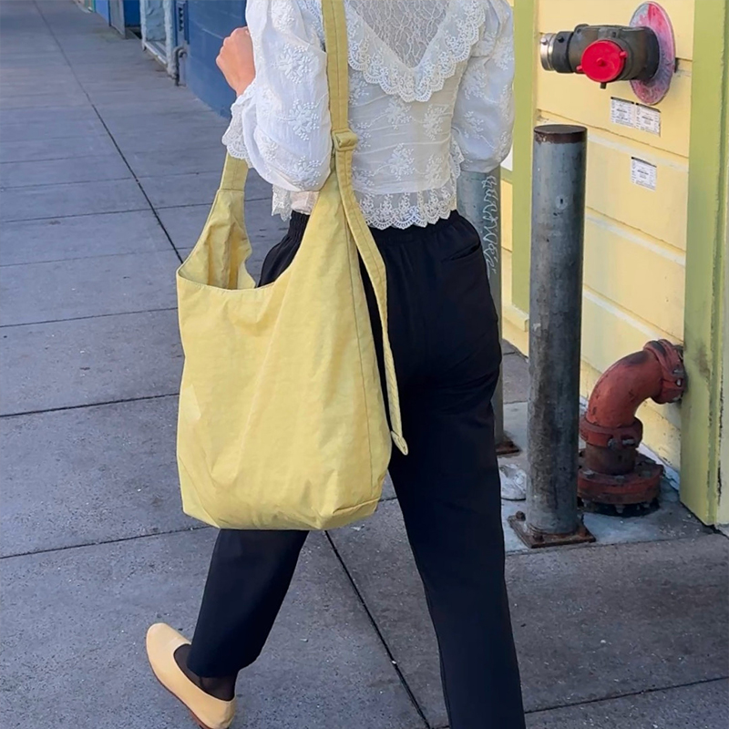 Nylon Women's Shoulder Bag, Br - Interior Design Grid のレビューと価格